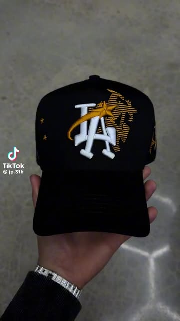 31 Hats Mago Amarilla